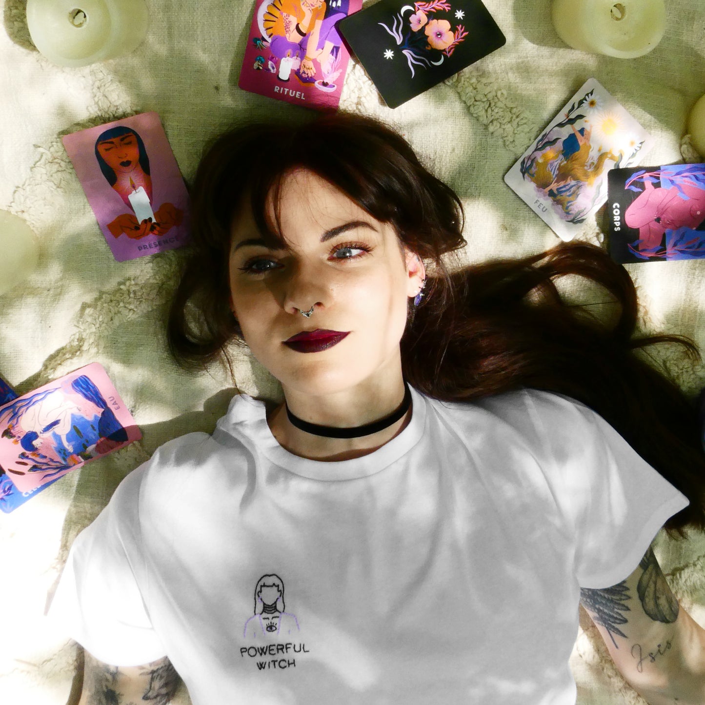 T-shirt brodé main - Powerful Witch