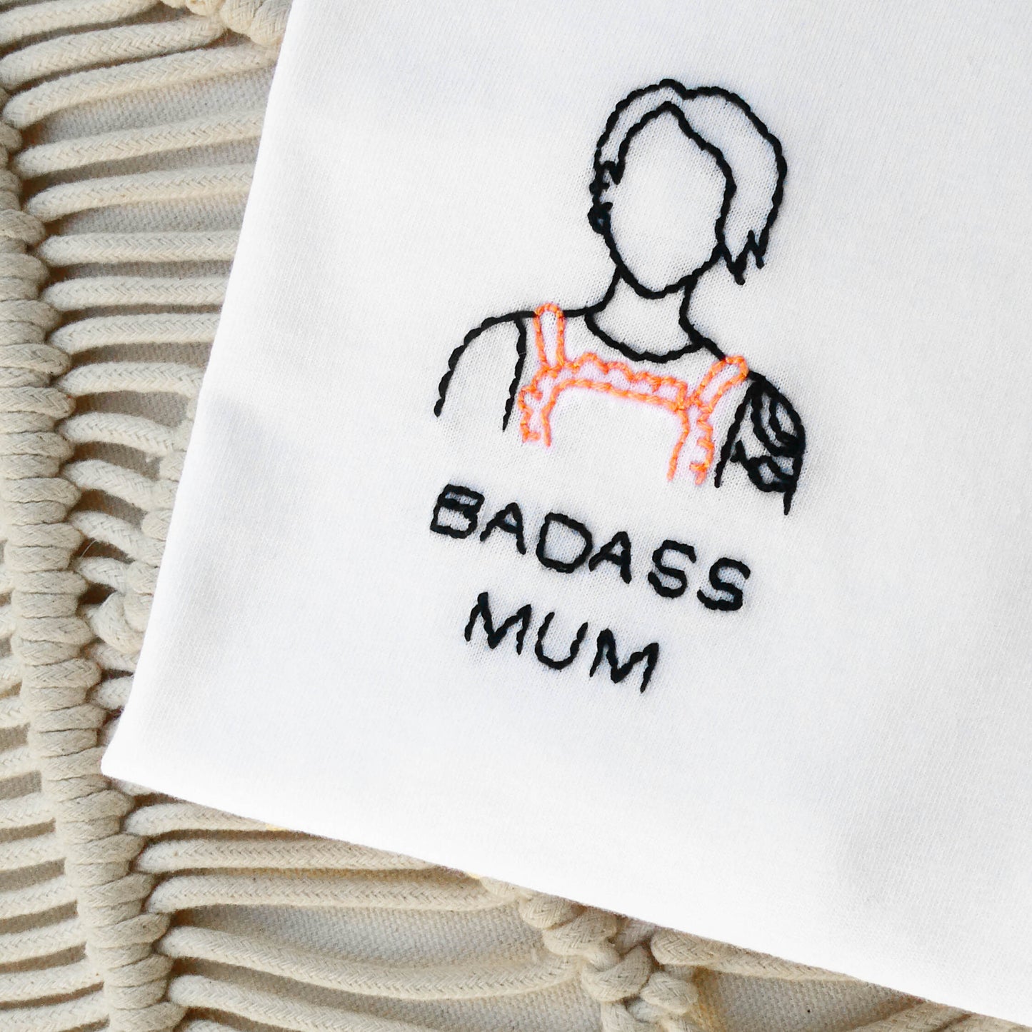 T-shirt brodé main - Badass Mum