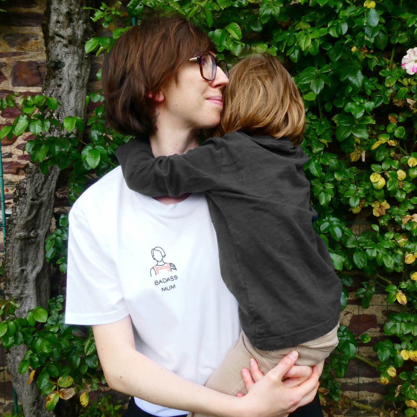 T-shirt brodé main - Badass Mum