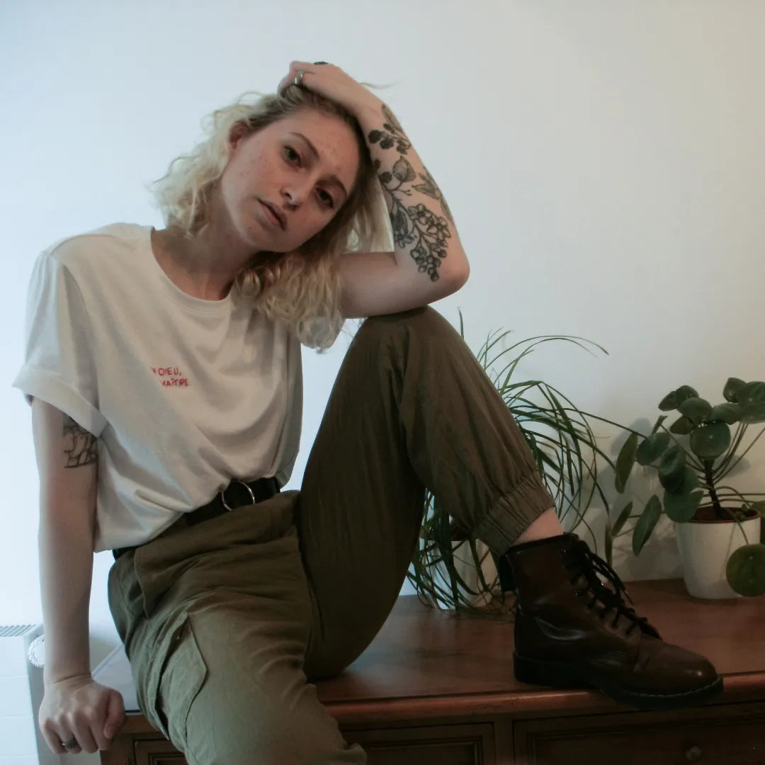 T-shirt brodé main - Ni dieu, ni maître