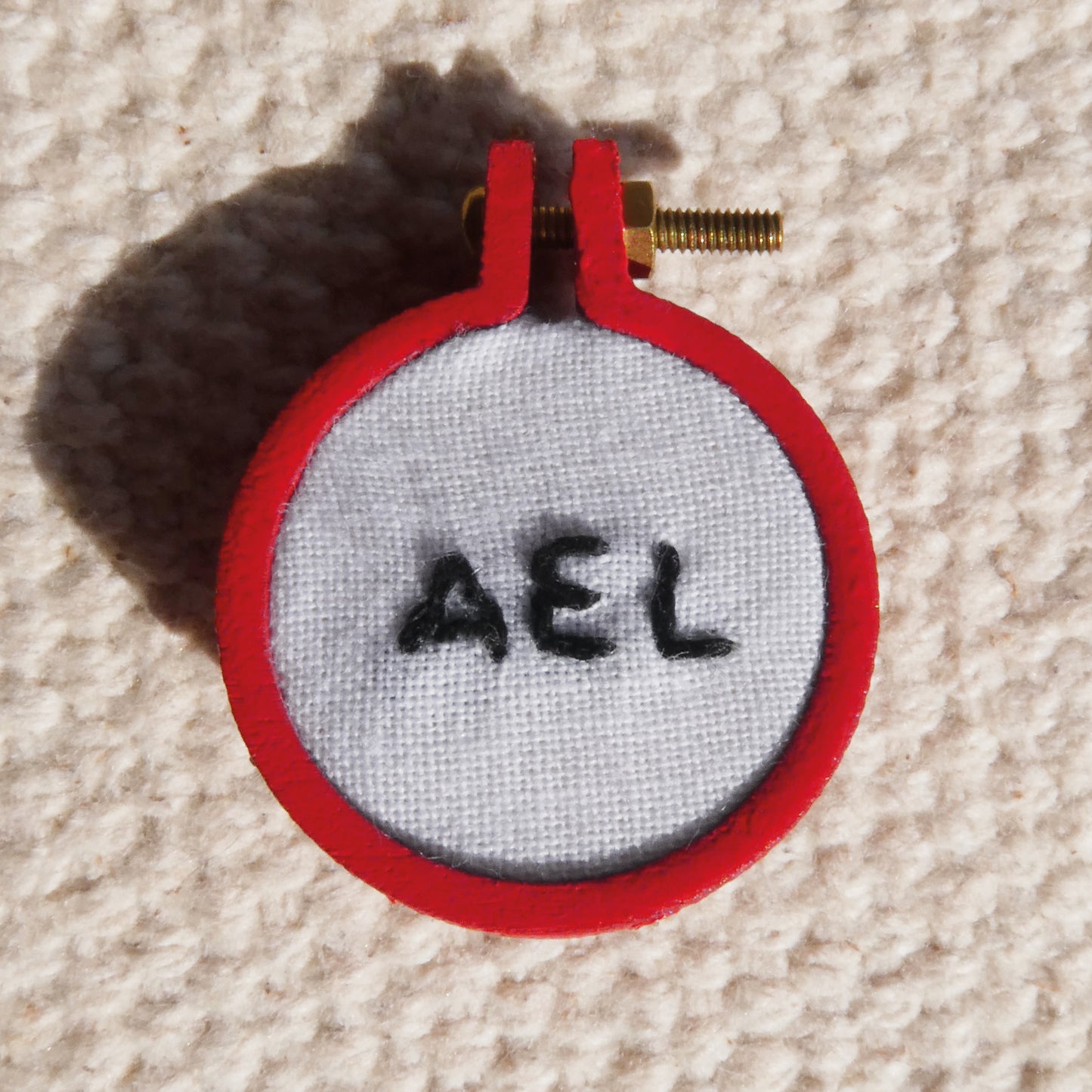 Broche brodé main - Pronoms