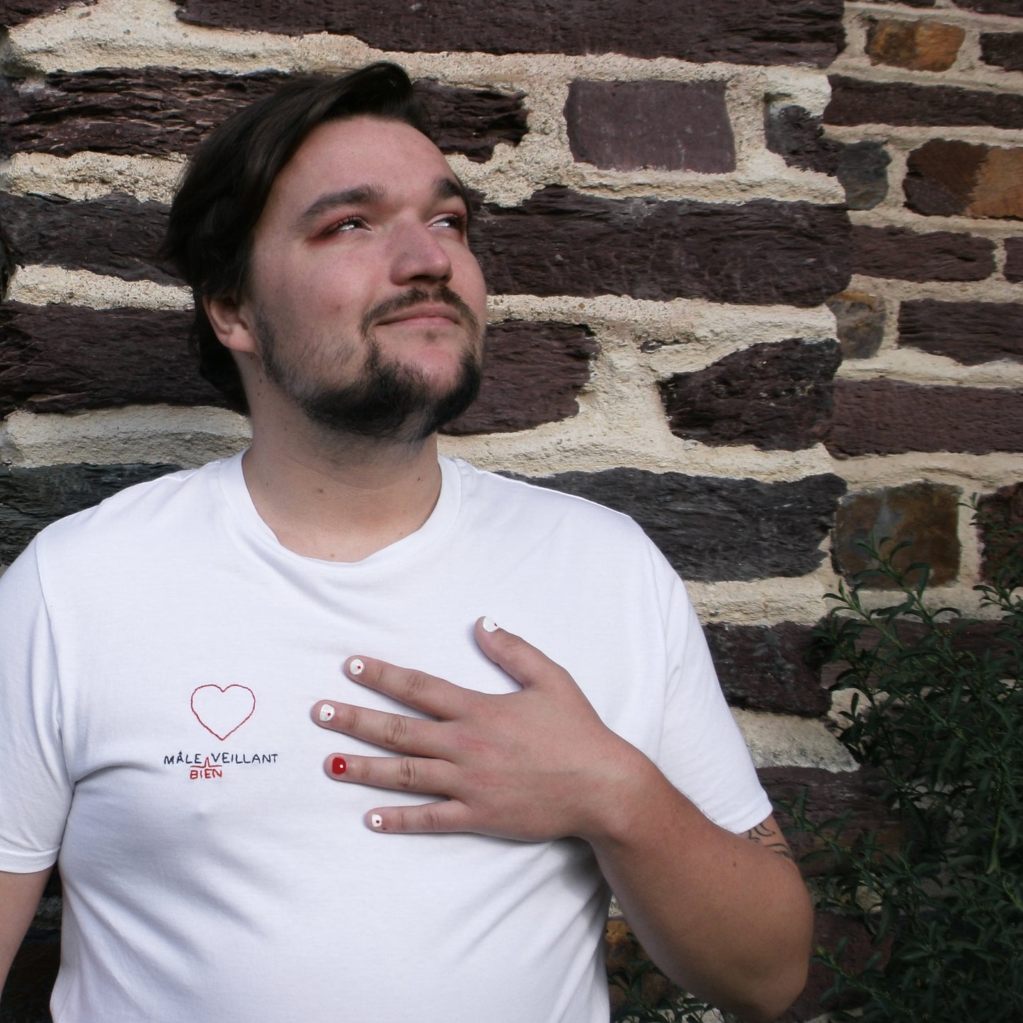 T-shirt brodé main - Mâle Bienveillant