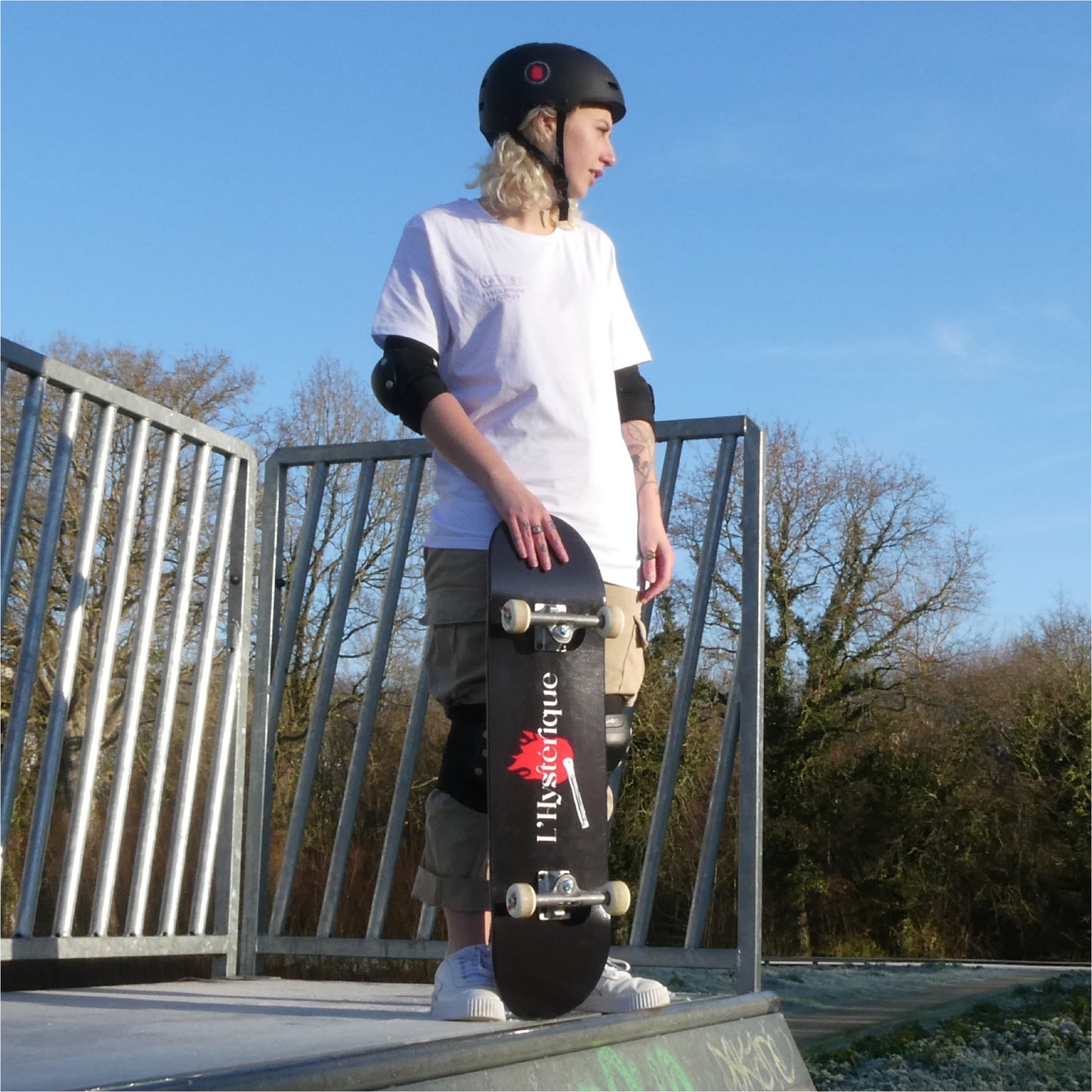 T-shirt brodé main - Skateur.euse intrépide