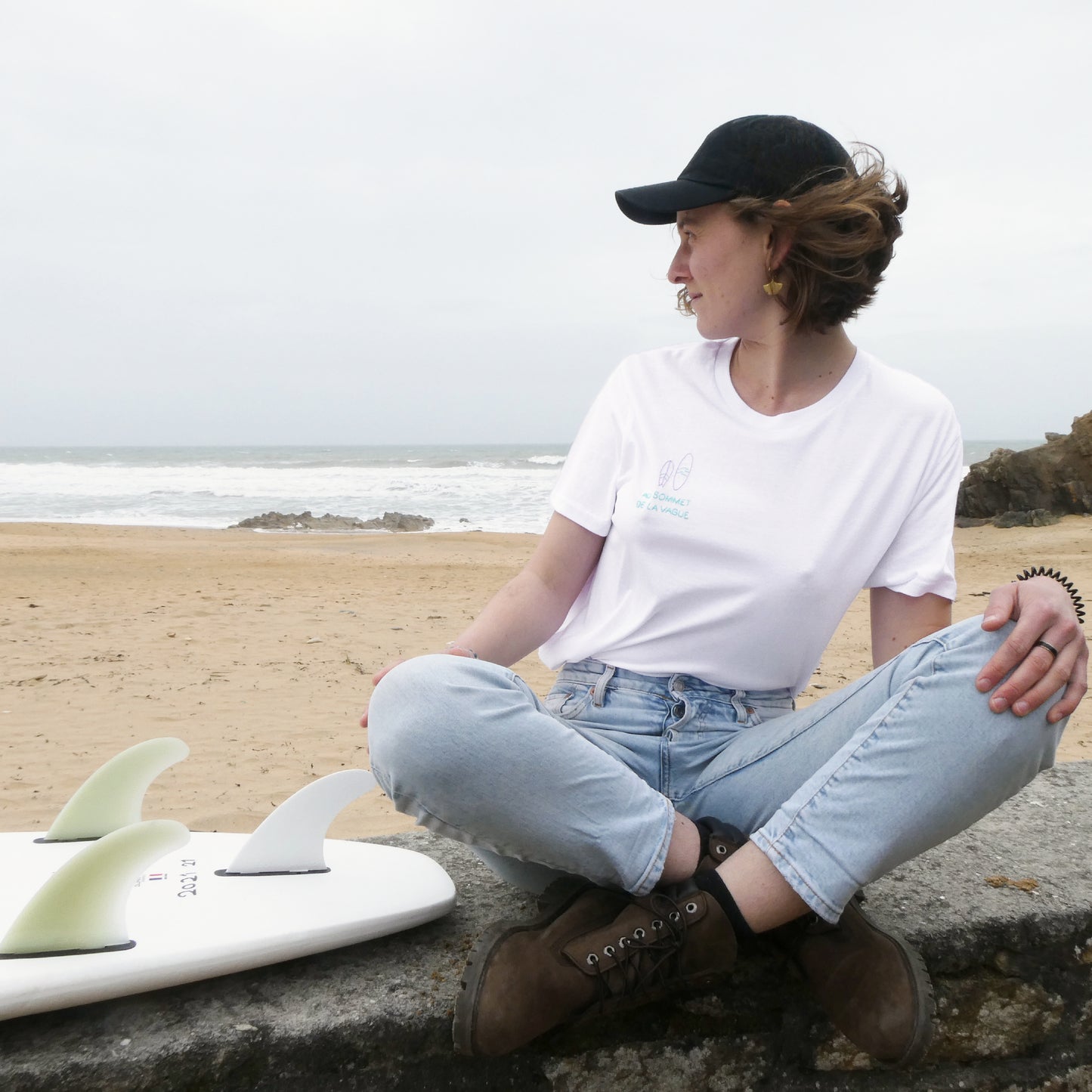 T-shirt brodé main - Au sommet de la vague