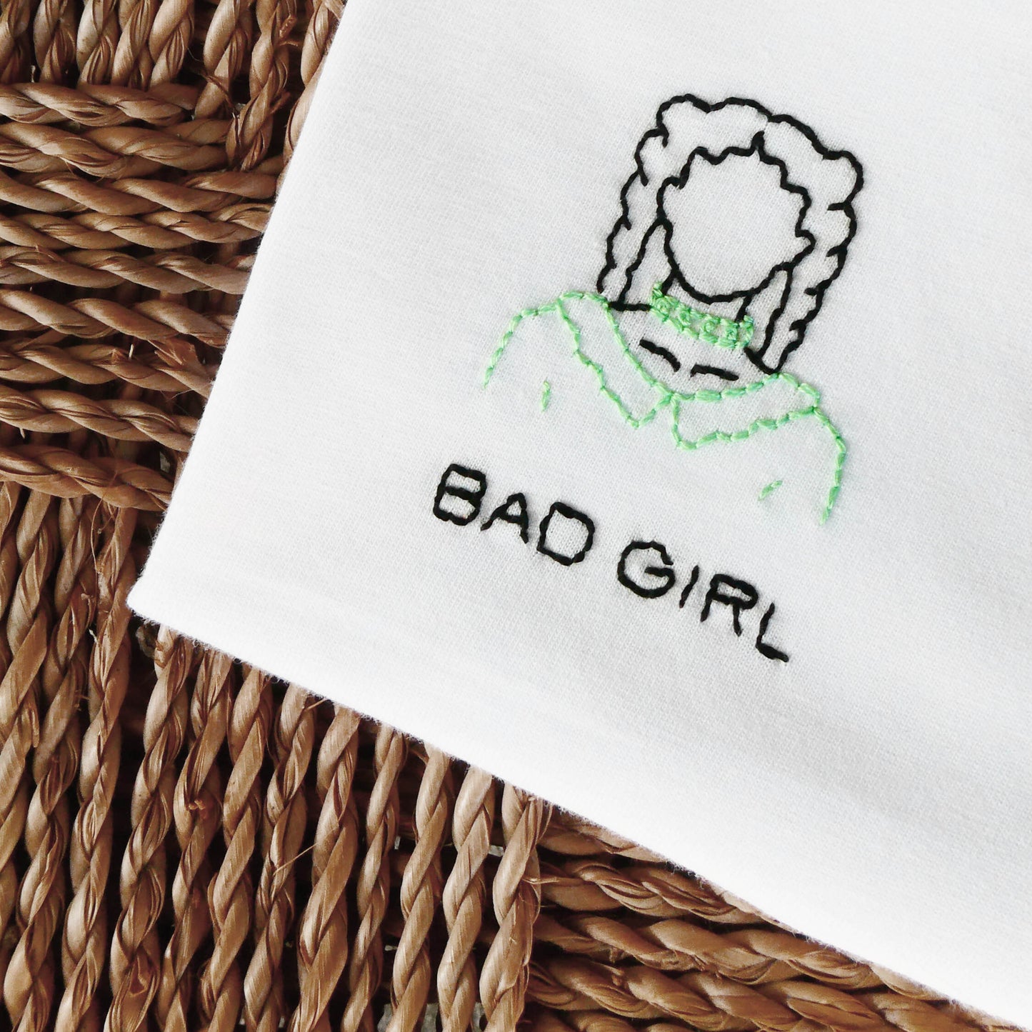 T-shirt brodé main - Bad Girl