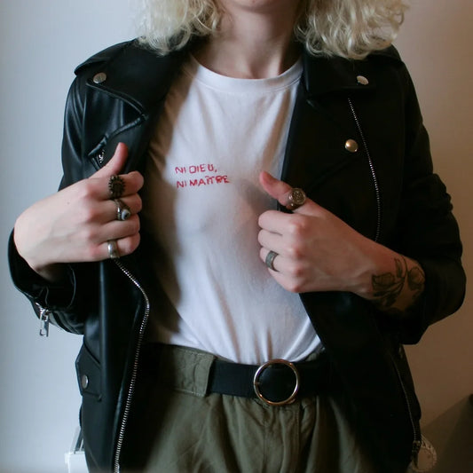 T-shirt brodé main - Ni dieu, ni maître