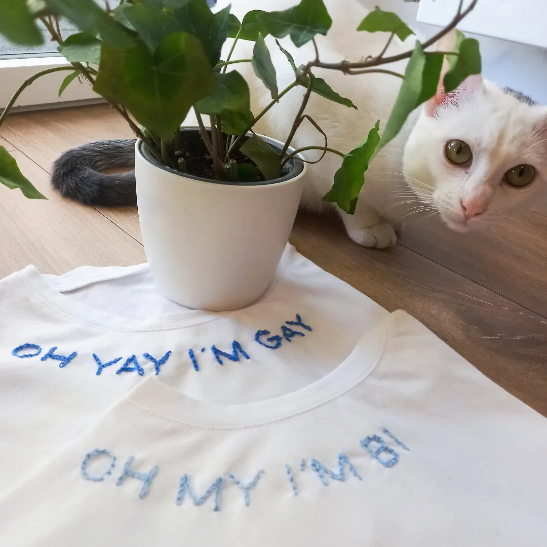 T-shirt brodé main - Oh my, I'm Bi